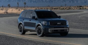 2023 Kia Telluride vs. 2023 Chevy Traverse Comparison – Kelley Blue Book