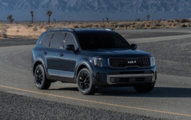 2023-Kia-Telluride-vs-2023-Chevy-Traverse-Comparison-Kelley.jpg