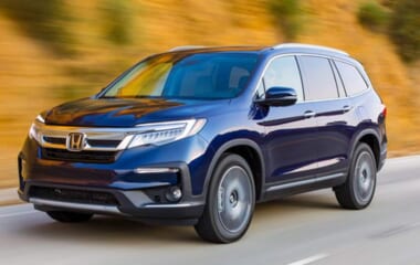 2022-Honda-Pilot-vs-2023-GMC-Acadia-Comparison-Kelley.jpg