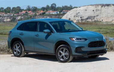 2023-Honda-HR-V-vs-2023-Toyota-Corolla-Cross-Comparison.jpg