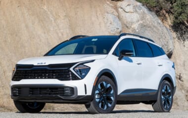 Kia-Sportage-Plug-in-Hybrid-Wins-Our-PHEV-Best-Buy-Award.jpg