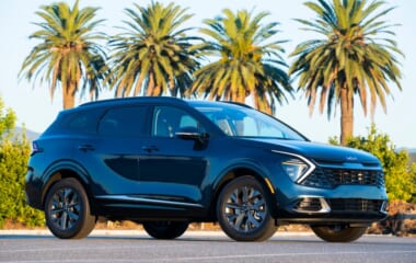 2023-Kia-Sportage-vs-2023-Nissan-Rogue-Comparison-Kelley.jpg