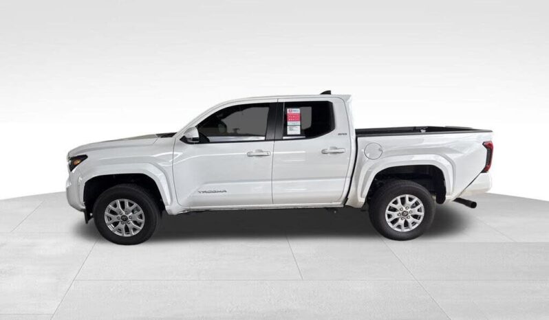 
								2025 Toyota Tacoma SR5 full									