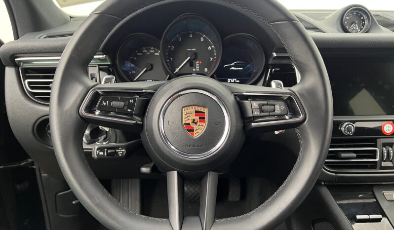 
								2025 Porsche Macan T full									