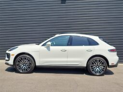 
										2025 Porsche Macan AWD full									