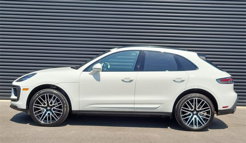 
								2025 Porsche Macan AWD full									