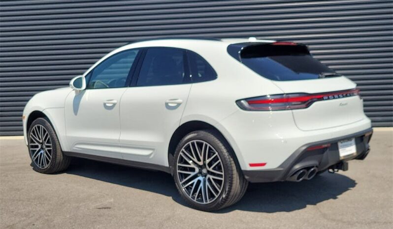 
								2025 Porsche Macan AWD full									